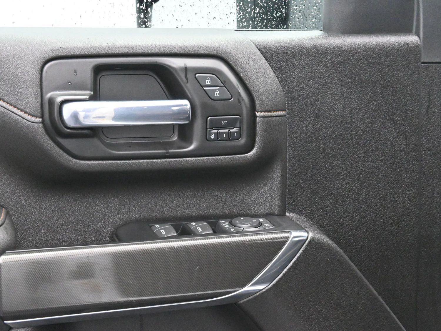 Used 2022 Summit White GMC AT4 image 11