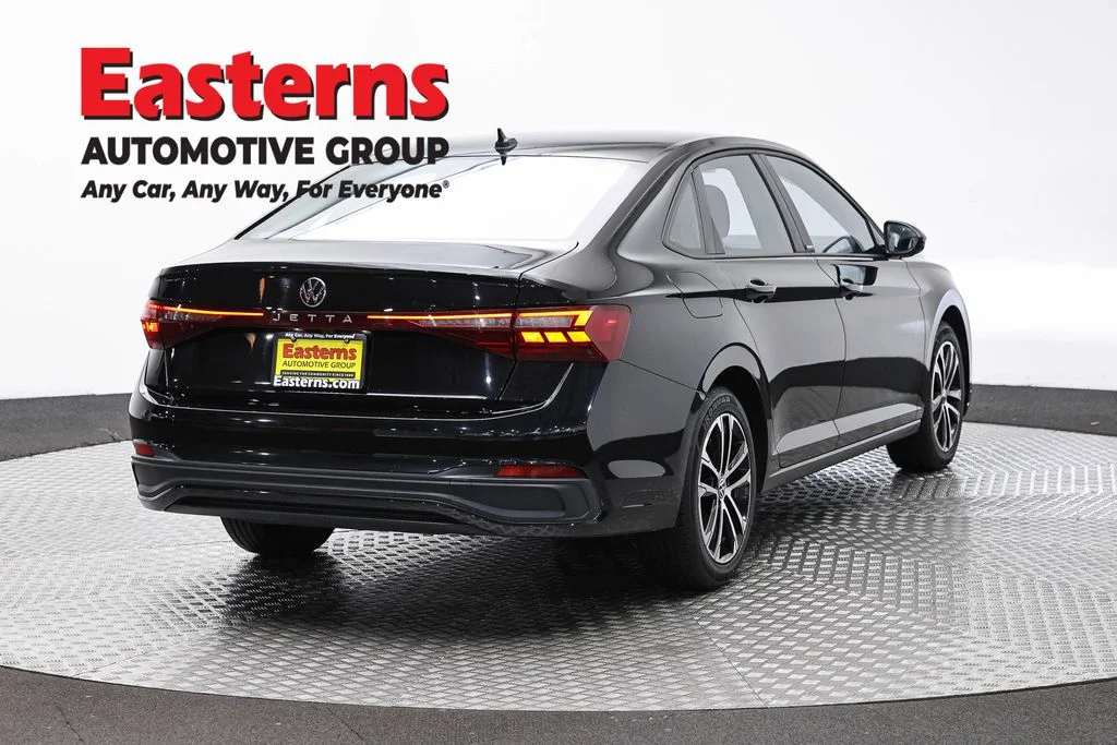Used 2025 Black Volkswagen 1.5T Sport image 5
