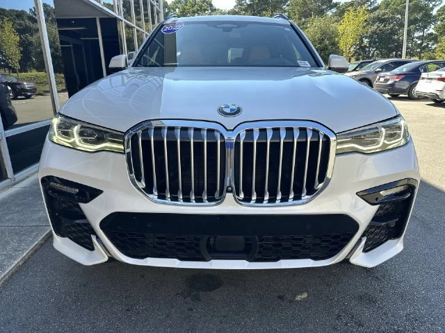 Used 2022 White BMW xDrive40i image 9