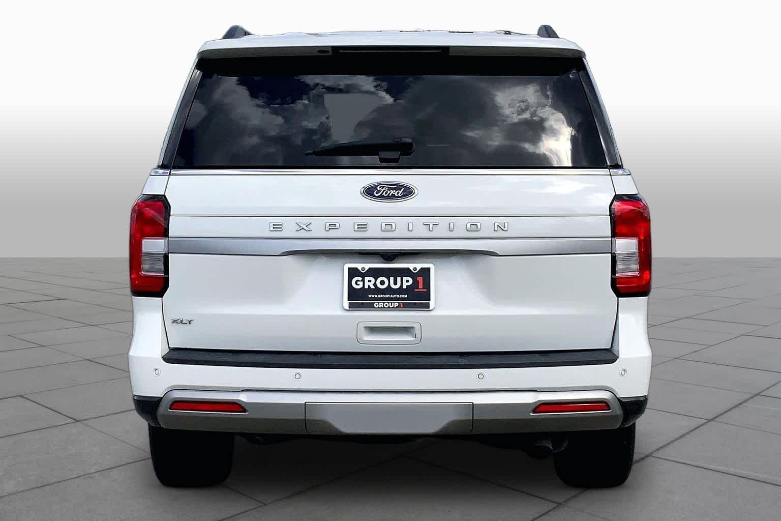 Used 2022 Star White Metallic Tri-Coat Ford XLT image 5