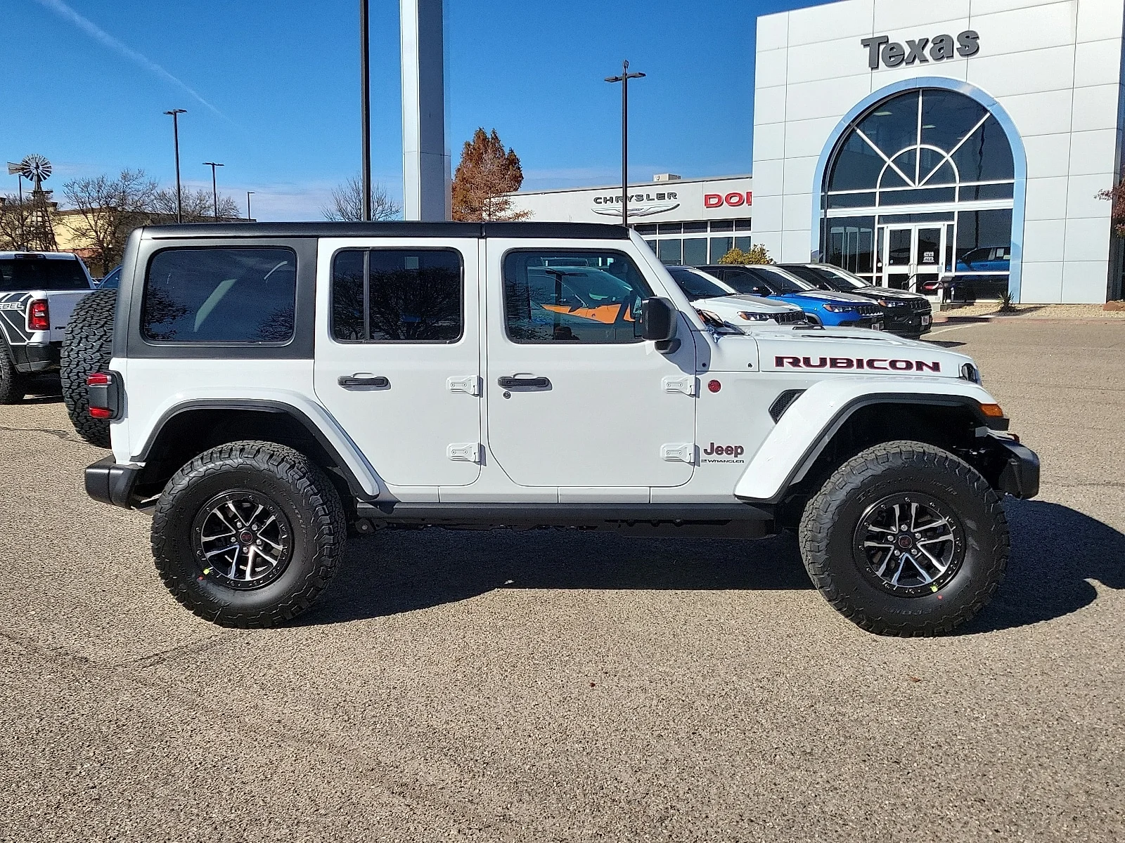 New 2026 PW7 Bright Whit Jeep 4-DOOR RUBICON image 5