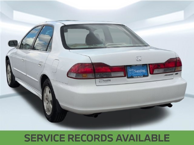 Used 2001 White Honda EX-L image 3
