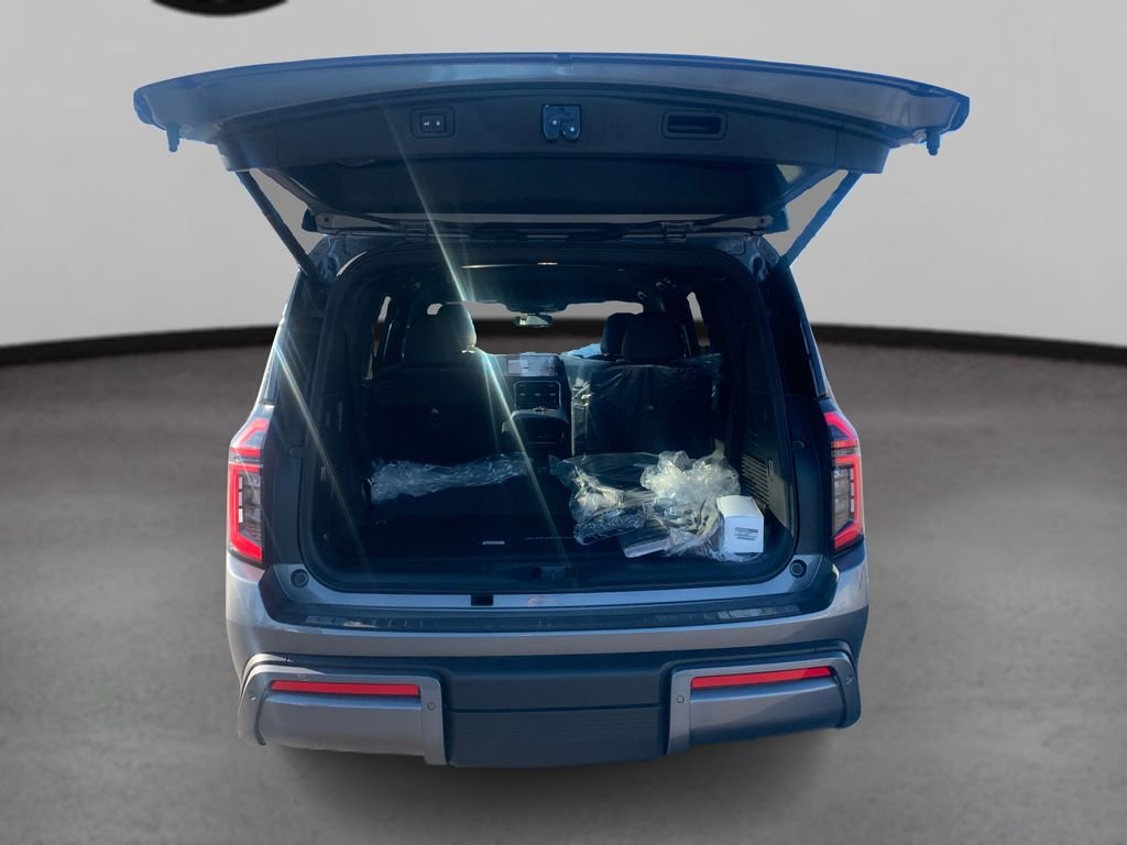 2025 Nissan Armada SL - Photo 11