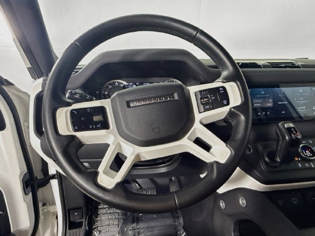 Used 2023 White Land Rover S image 12