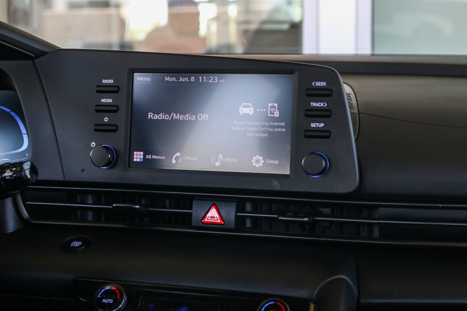 2025 Hyundai Elantra SEL - Photo 15