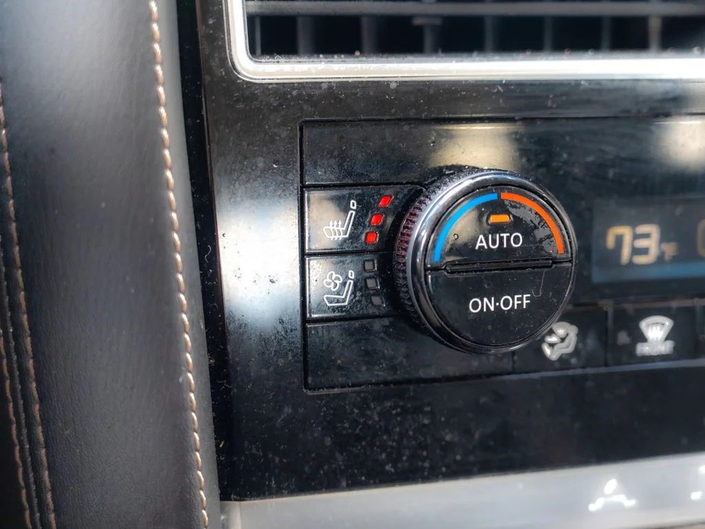 Used 2024 White Nissan Platinum image 31