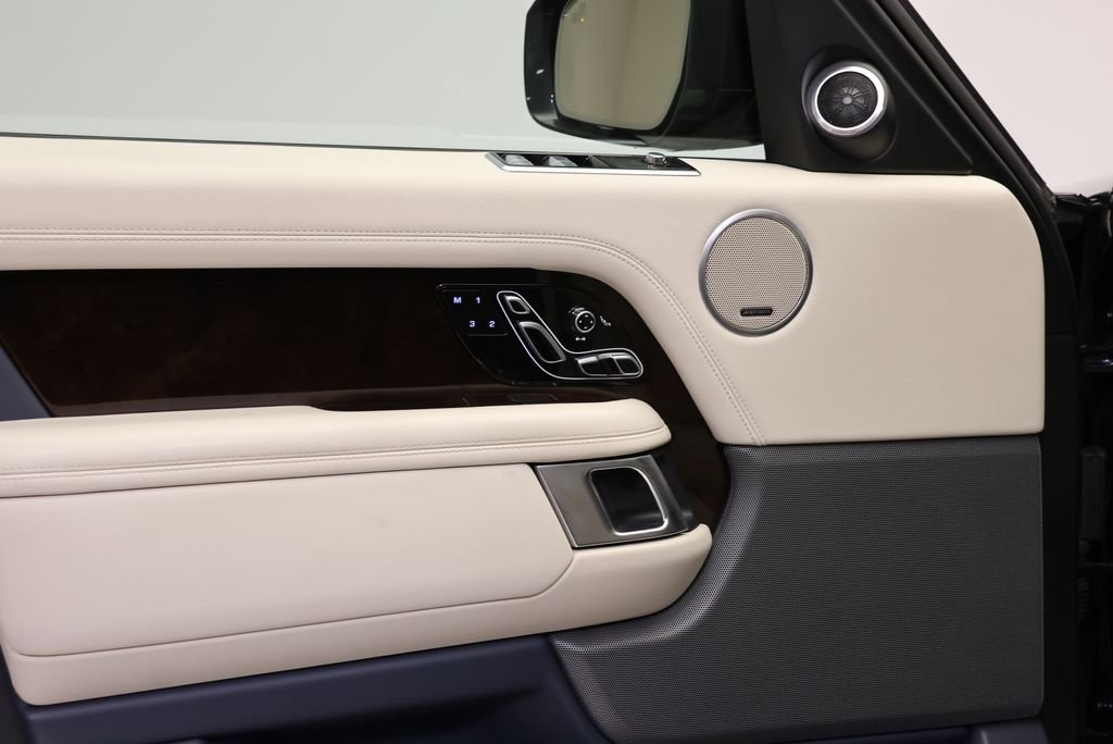 Used 2020 Portofino Blue Metallic Land Rover HSE image 27