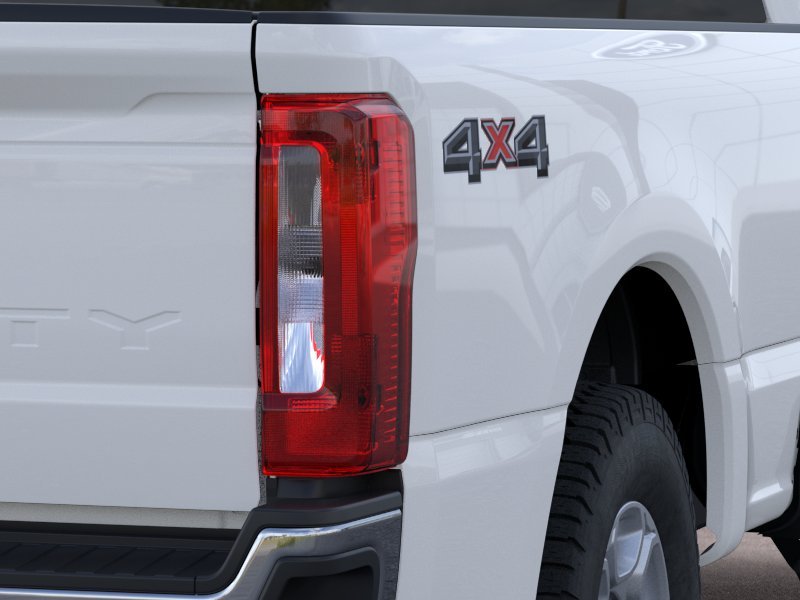 New 2026 Oxford White Ford F-350® XLT image 21