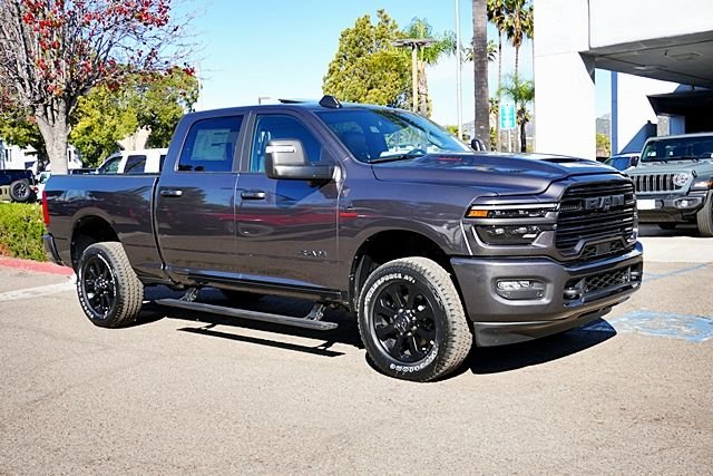 New 2026 Granite Crystal Metallic Clear-Coat Exterior Paint RAM Laramie image 5