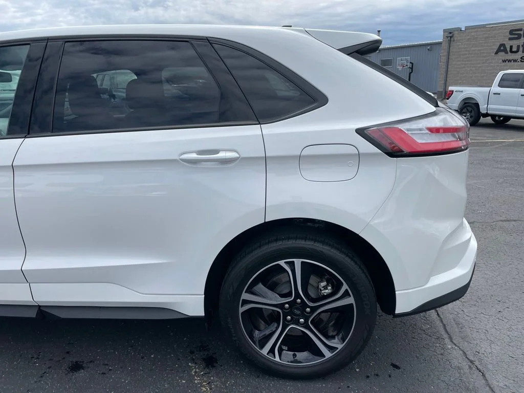 Used 2023 White Metallic Ford ST image 27