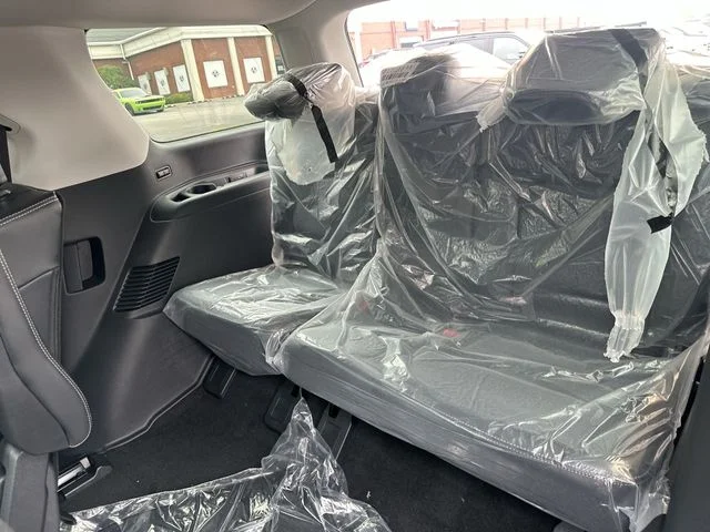 New 2027 Star White Metallic Tri-Coat Ford Platinum image 26