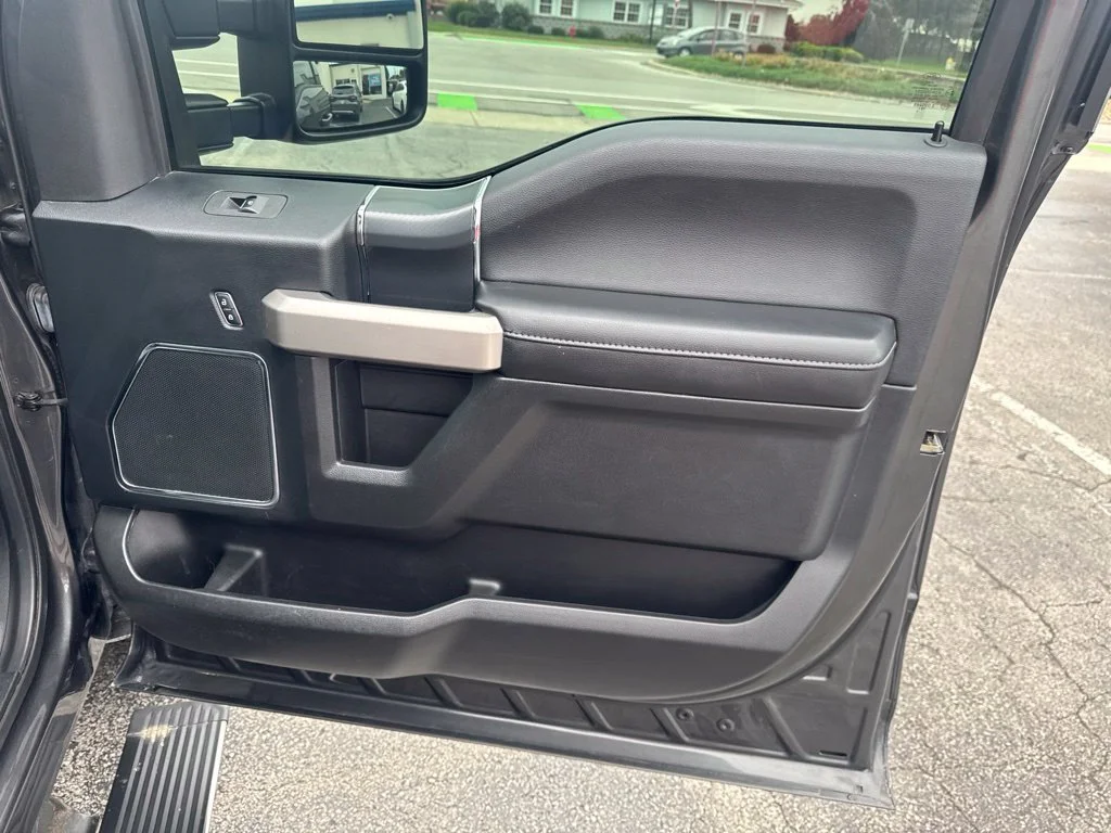 Certified Used 2020 Magnetic Metallic Ford Lariat image 36
