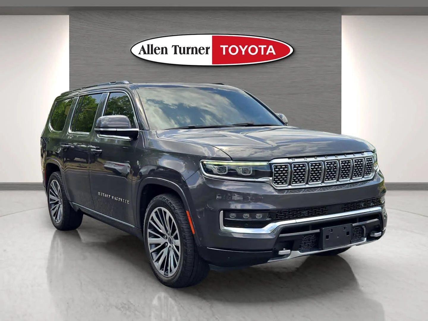 2022 Jeep Grand Wagoneer Series III 4WD's photo