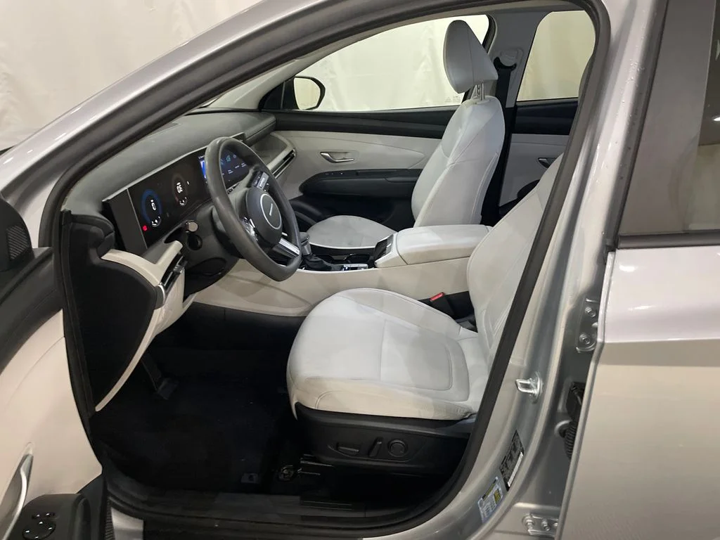 Used 2025 Shimmering Silver Hyundai SEL image 13