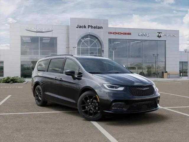 New 2026 Diamond Black Crystal Pearl-Coat Exterior Paint Chrysler Limited image 83