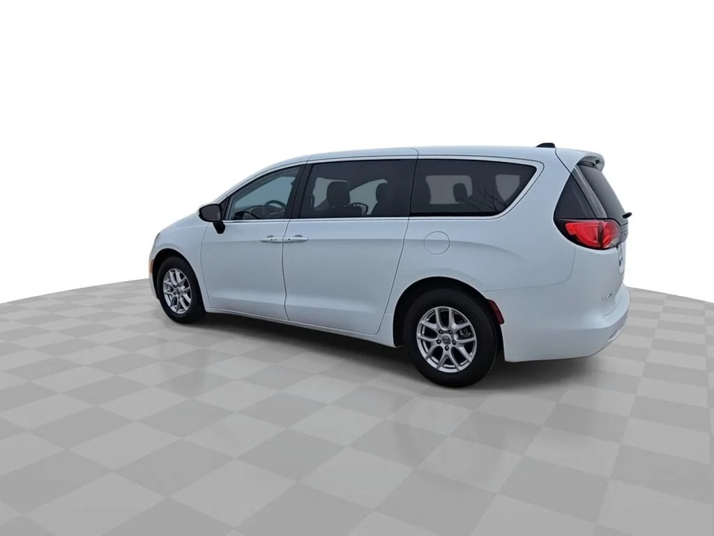 Used 2023 White Chrysler LX image 6