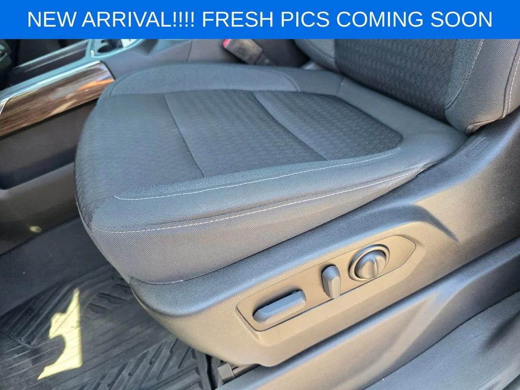 Used 2022 Summit White Chevrolet RST image 12