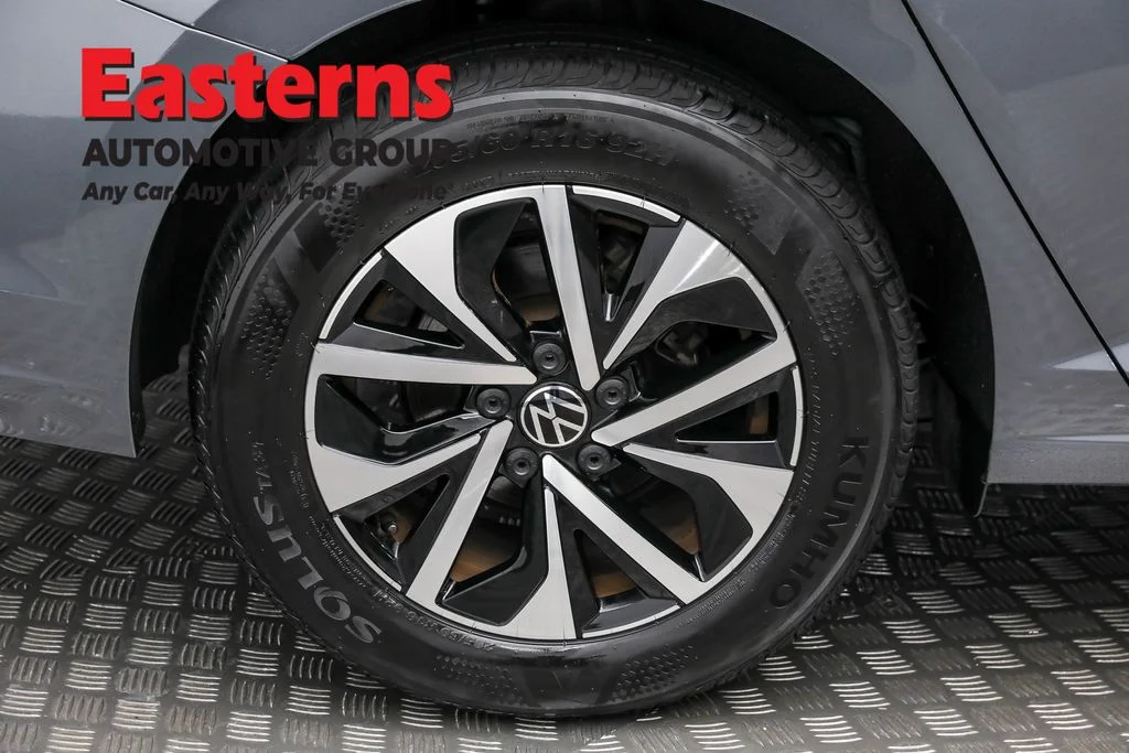 Used 2023 Gray Volkswagen 1.5T S image 29