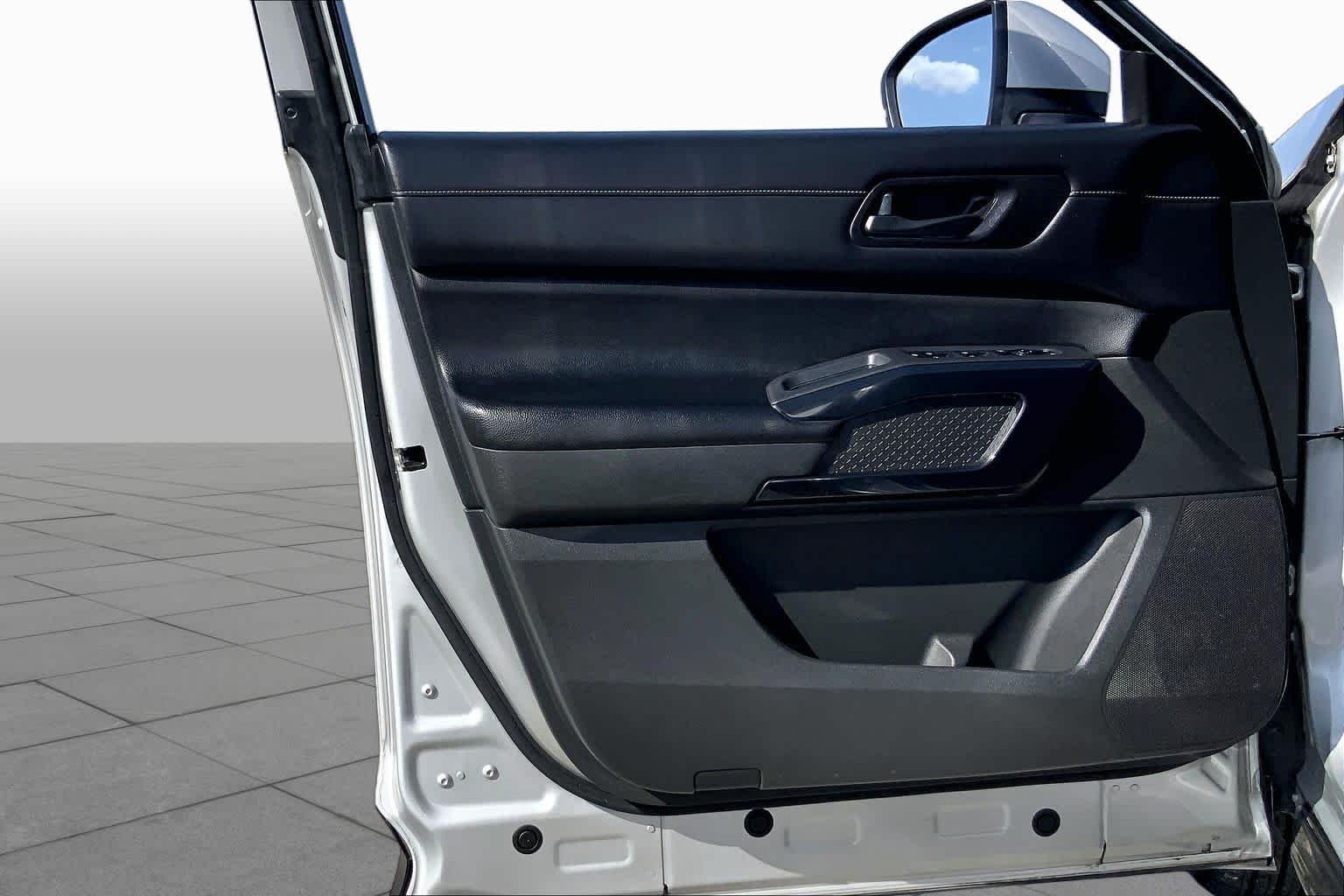 Used 2023 Brilliant Silver Metallic Nissan SV image 21