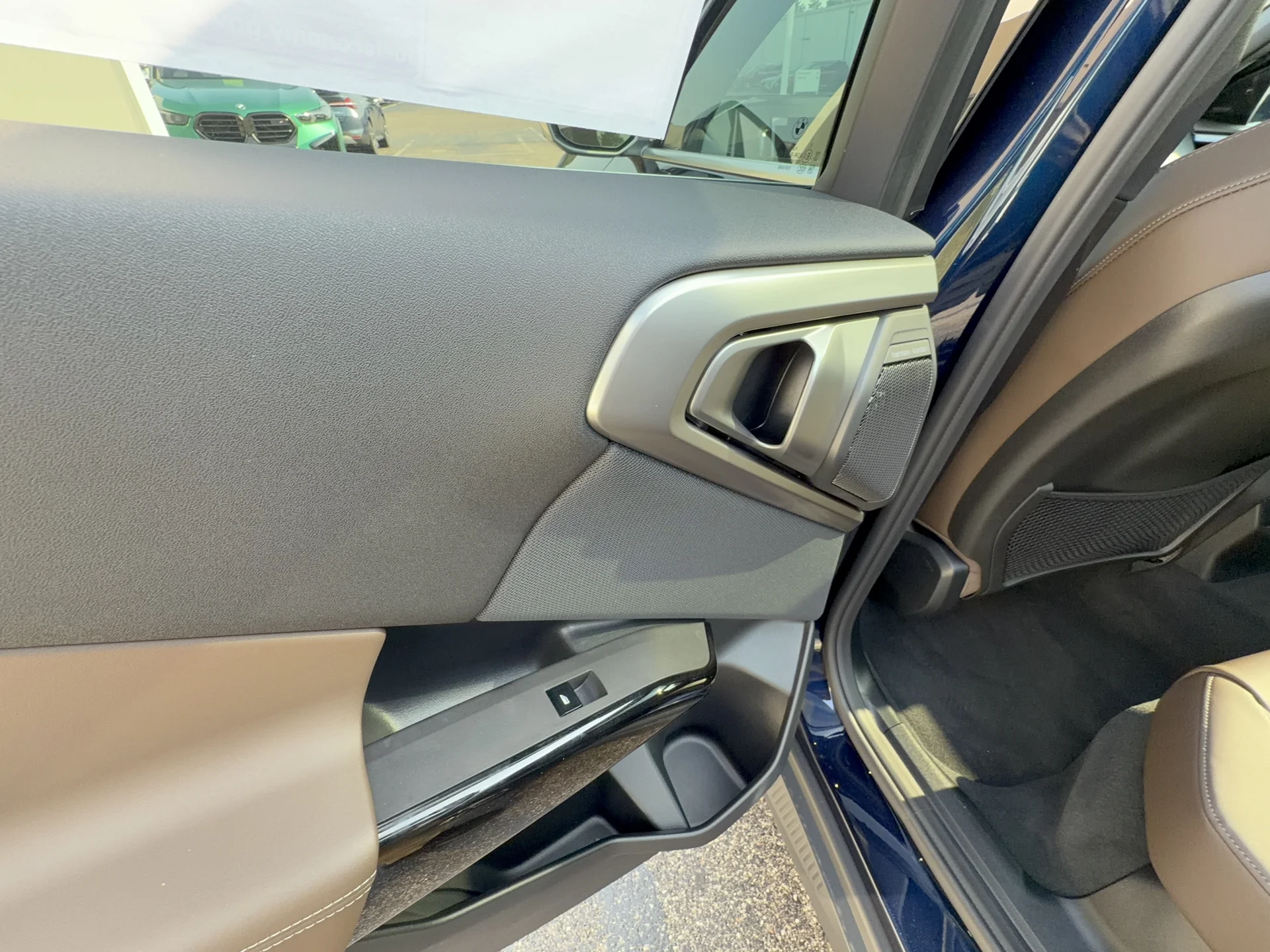 New 2026 Tanzanite Blue II Metallic BMW 30 xDrive image 24