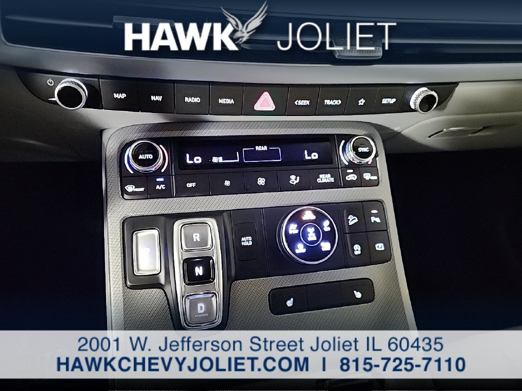 Used 2025 Gray Hyundai SEL image 17