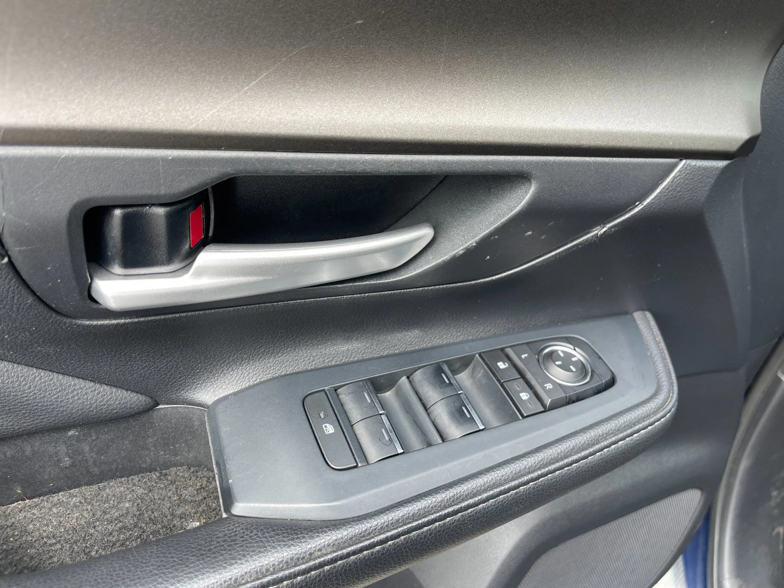 Used 2024  Toyota XLE image 13
