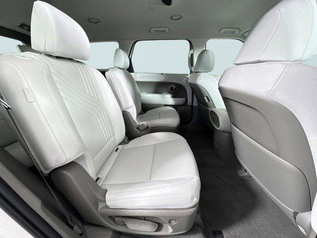 New 2026 White Hyundai SEL 7P image 14