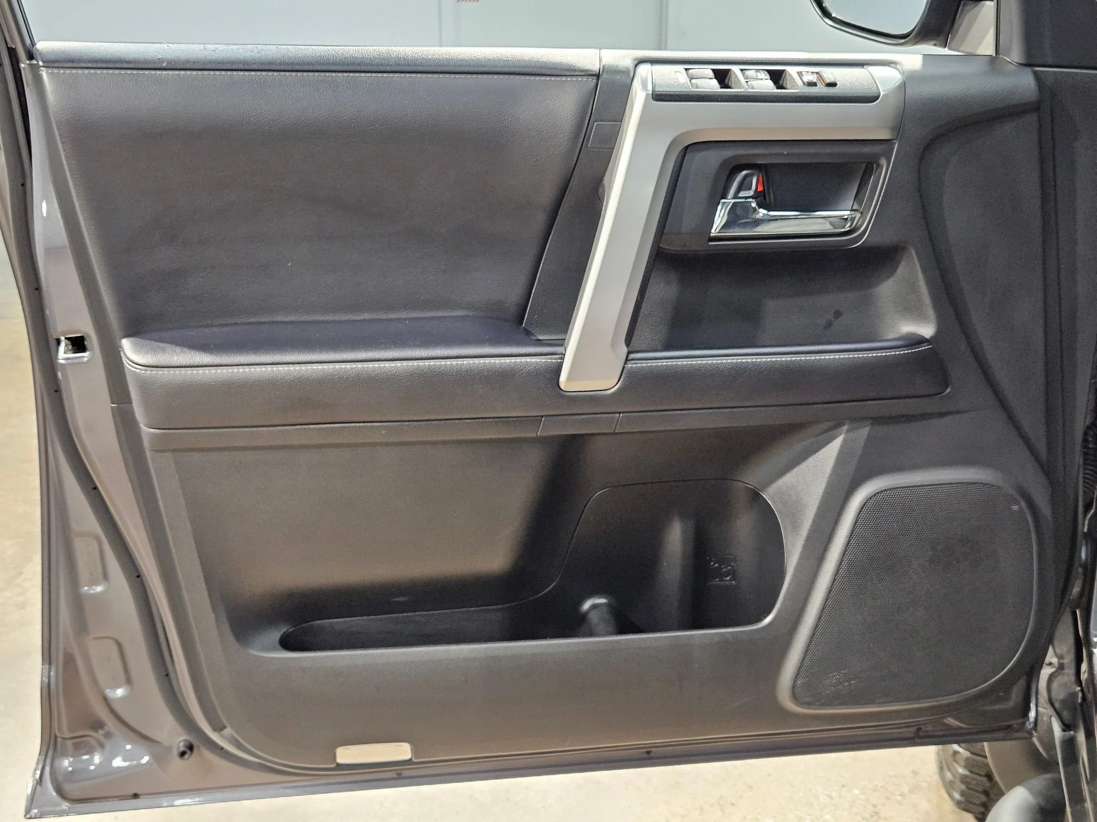 Used 2023 Magnetic Gray Metallic Toyota SR5 Premium image 20