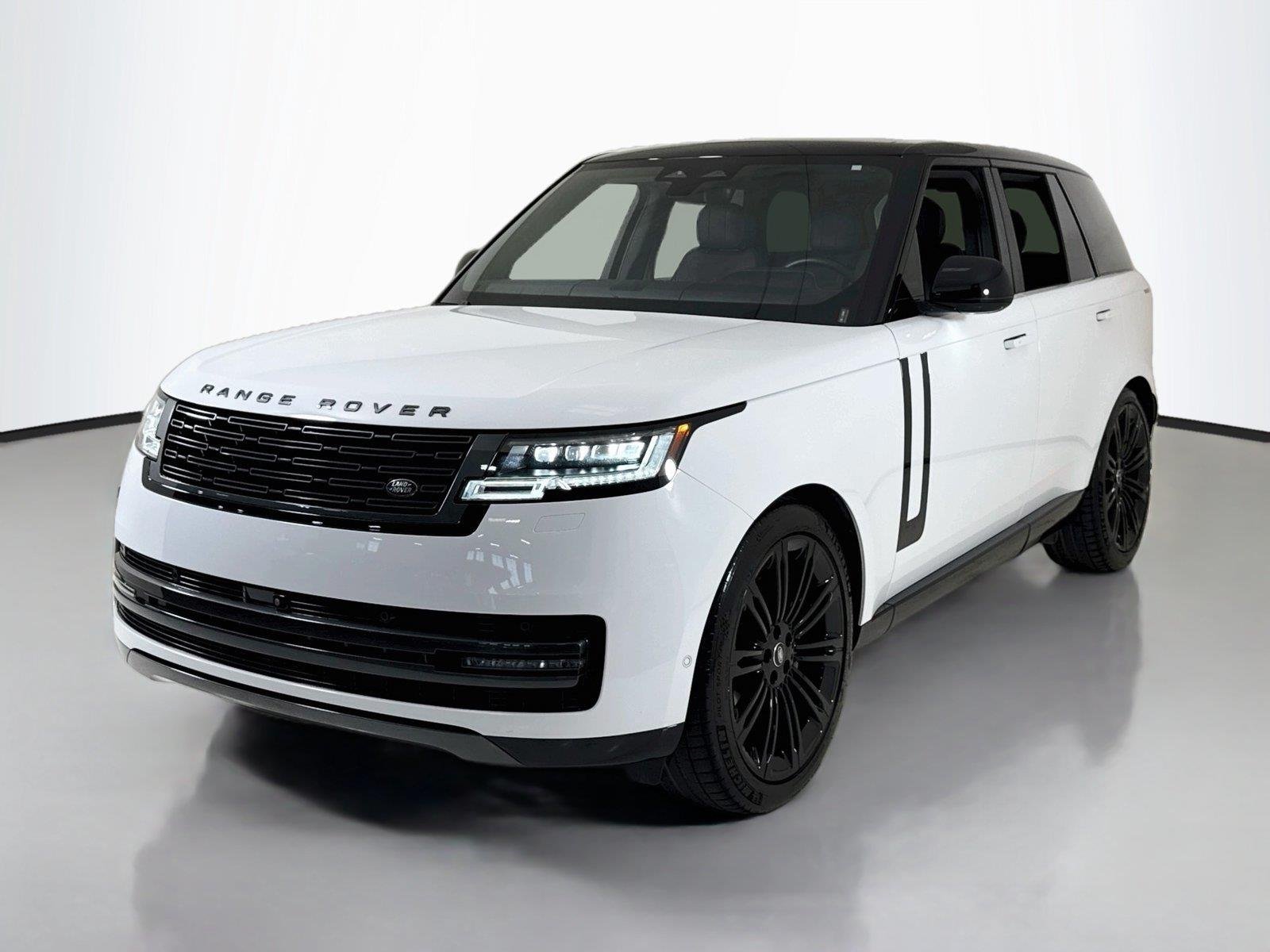 Used 2024 Fuji White Land Rover SE | Blackout Pkg | 360 Camera | Heated/Vented Seats image 46
