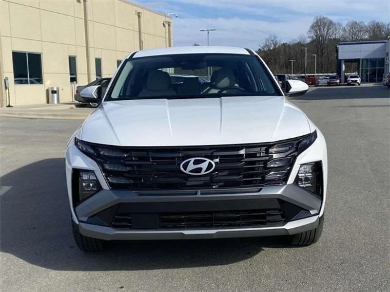 Used 2025 Serenity White Pearl Hyundai SE image 8