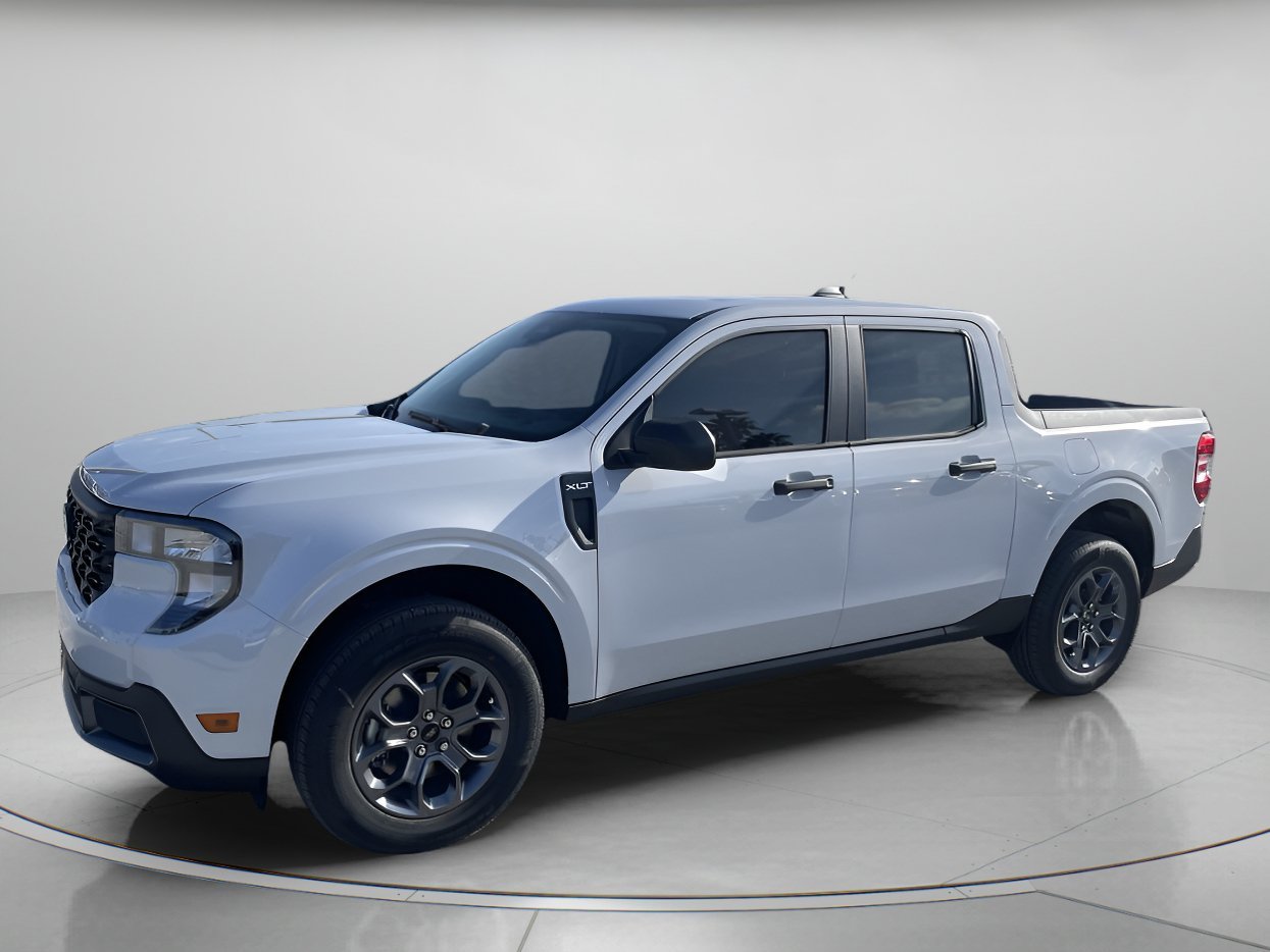 New 2026 Space White Metallic Ford XLT image 1
