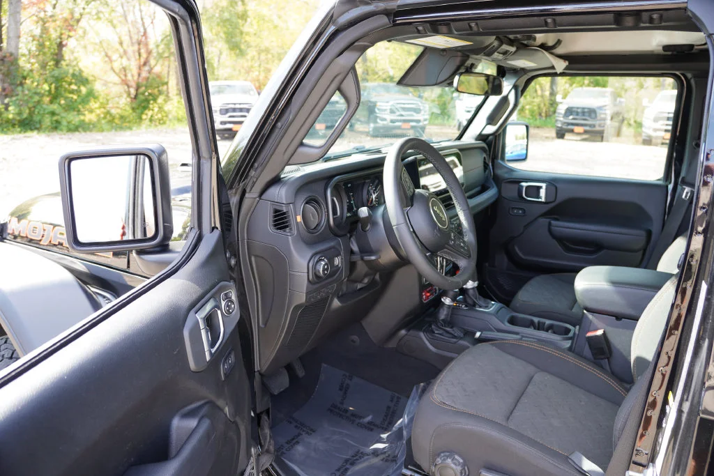 Certified Used 2026 Black Clearcoat Jeep Mojave image 14
