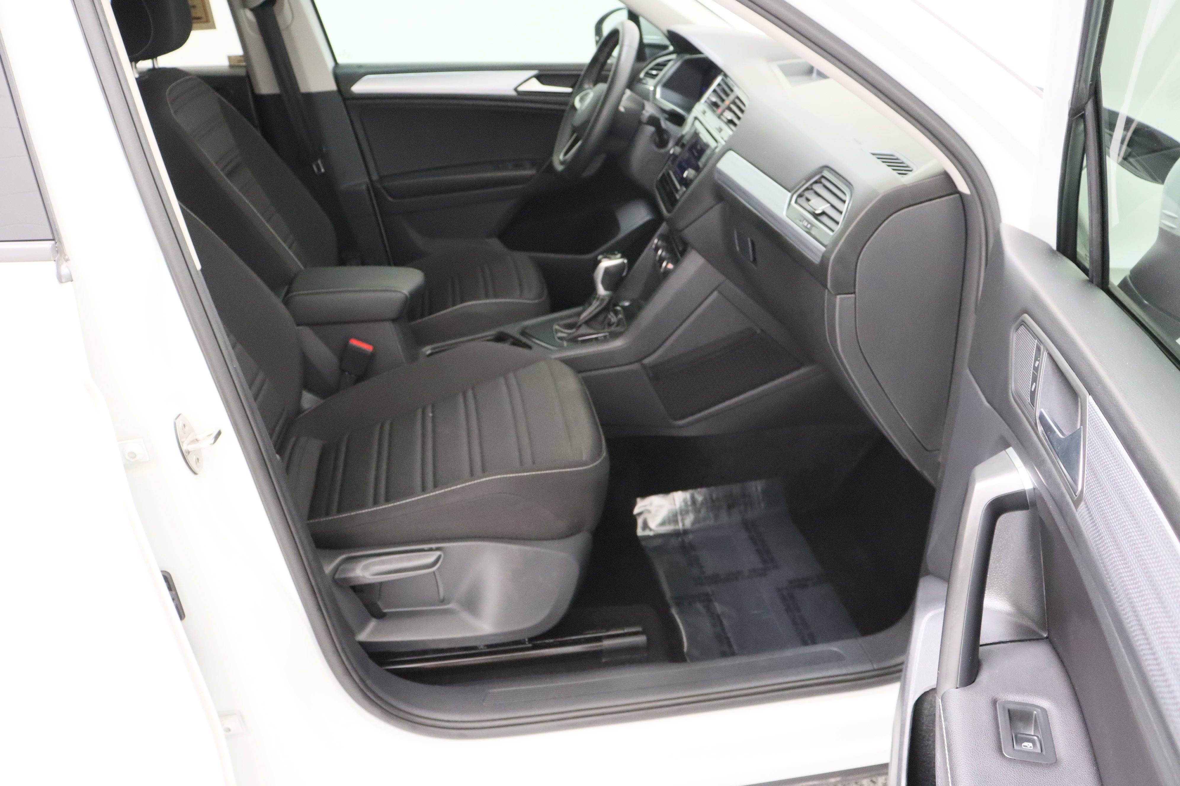 Used 2023 Pure White Volkswagen S 2.0T image 38