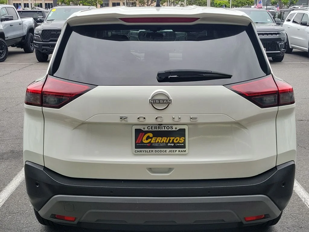 Used 2023 White Nissan S image 3