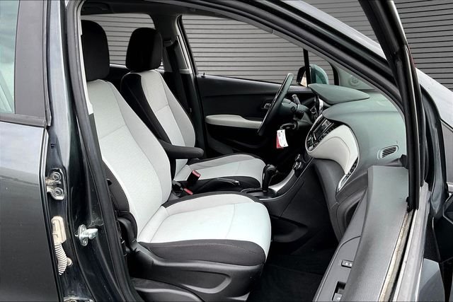 Used 2019 Gray Chevrolet LS image 27