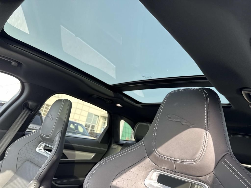 2026 Jaguar F-Pace R-Dynamic S - Photo 23