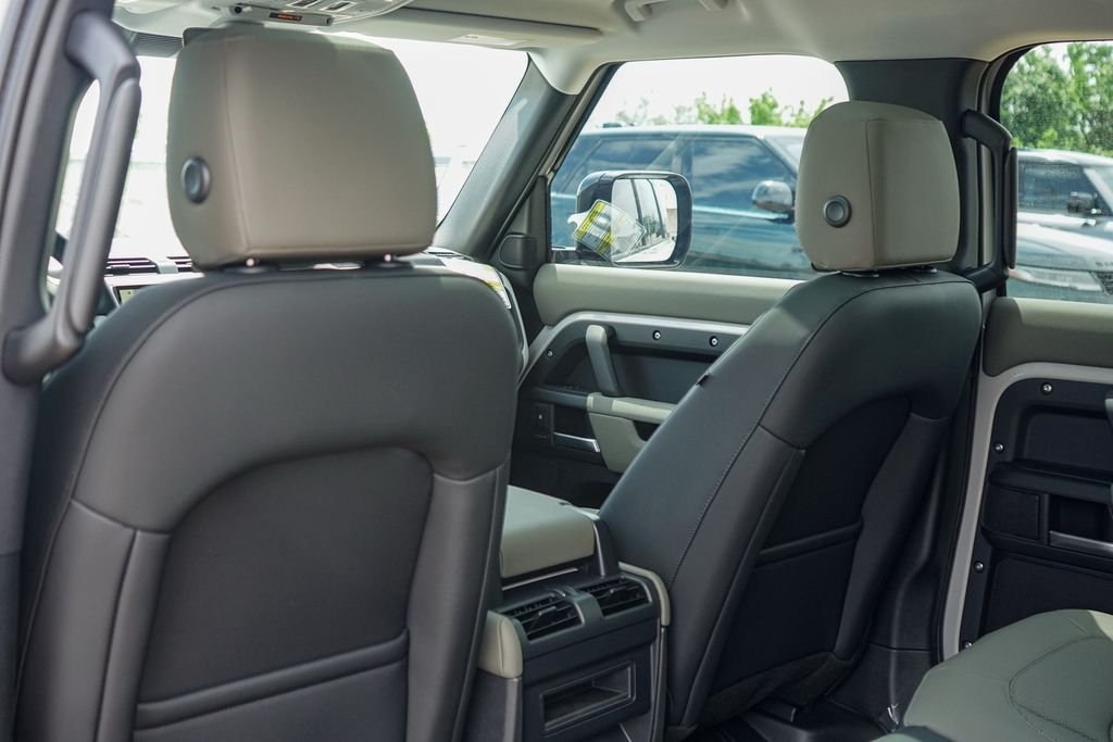 New 2026 Borasco Grey Metallic Land Rover S image 23