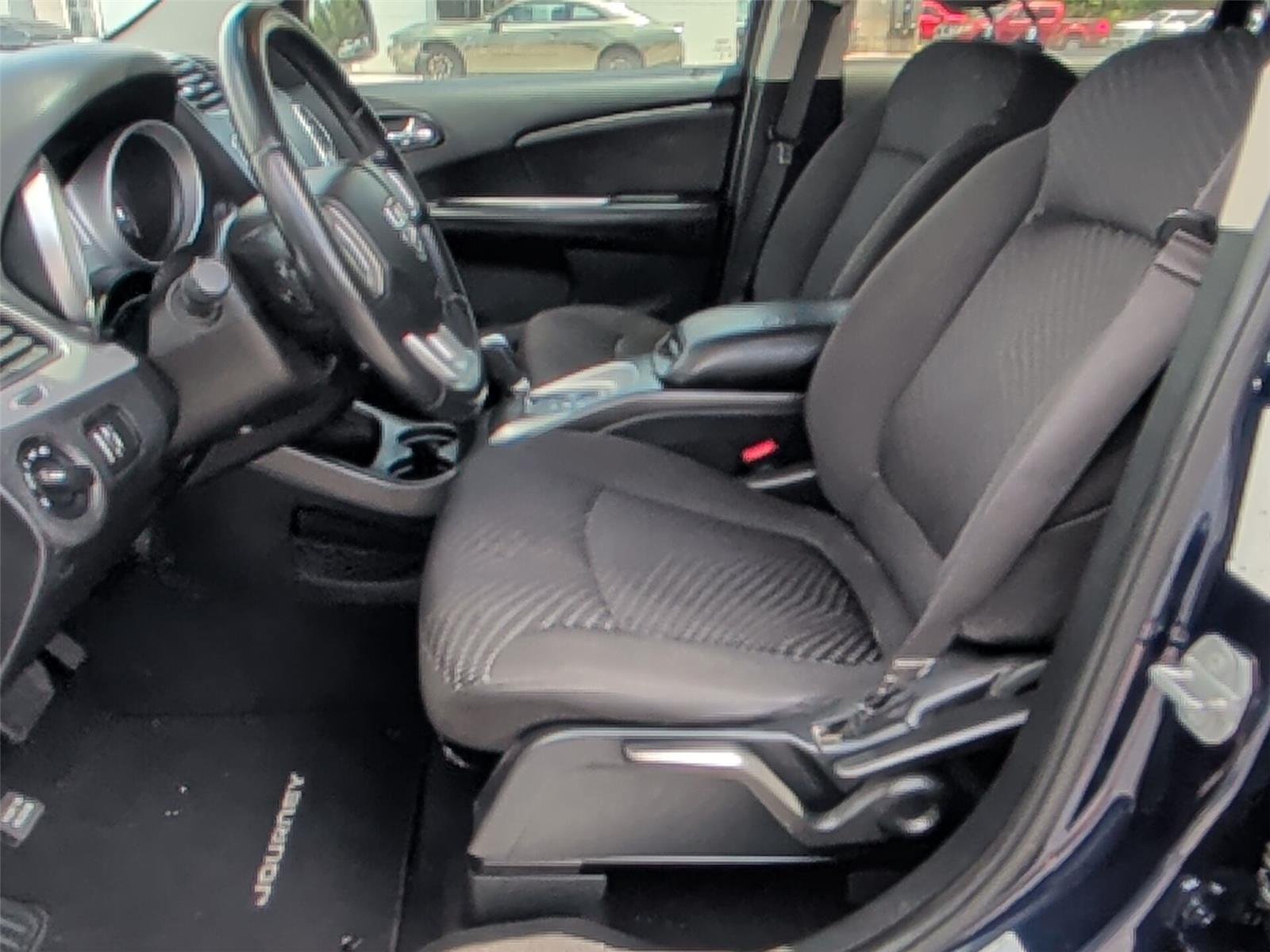 Used 2017 Contusion Blue Pearlcoat Dodge SE image 10