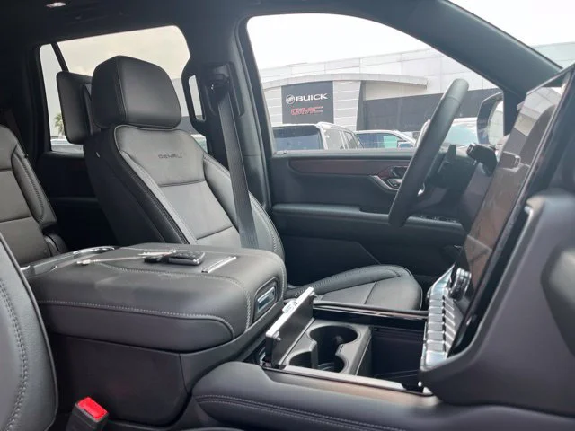 2026 GMC Yukon Denali - Photo 19