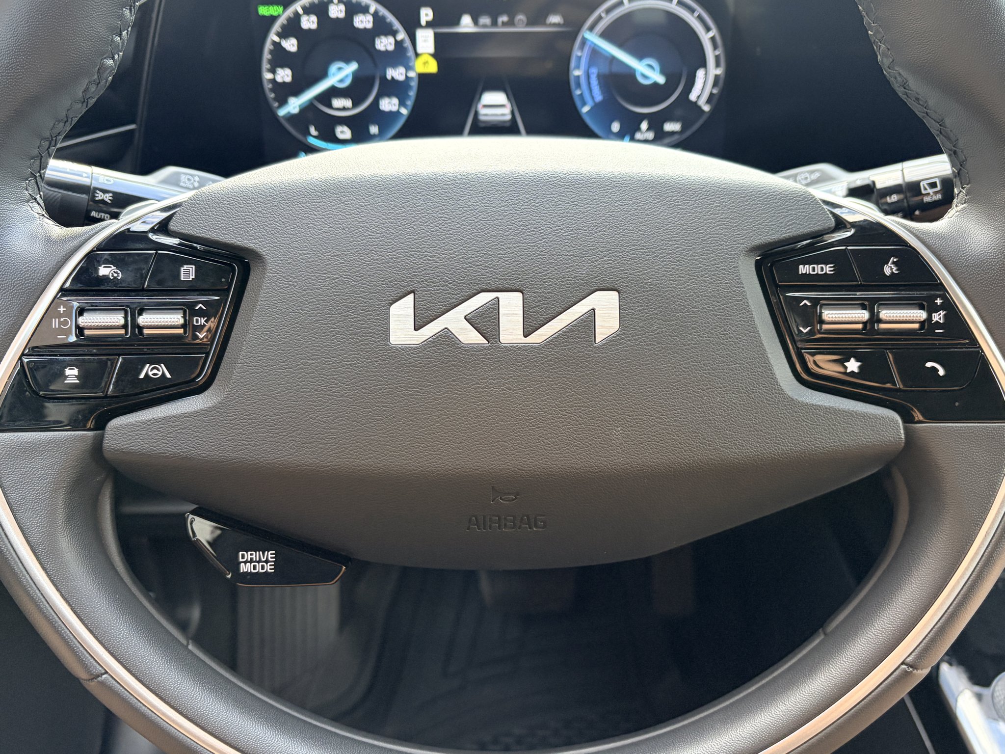 Used 2024 Cityscape Green Kia Wind image 13