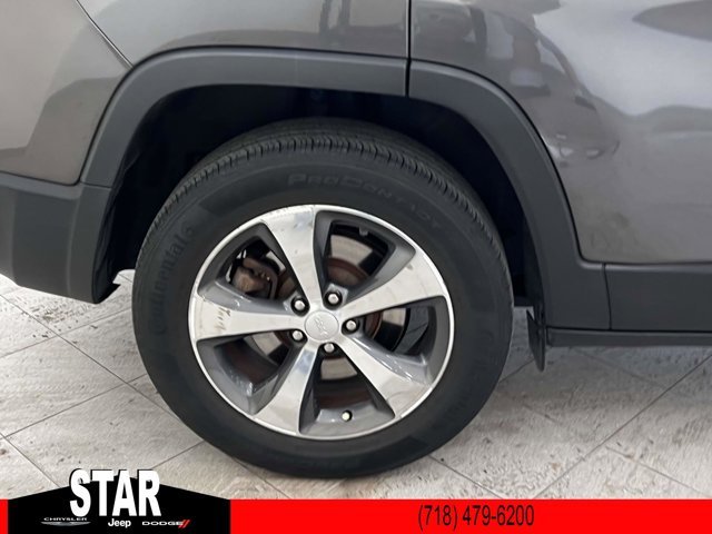 Used 2019 Granite Crystal Metallic Clearcoat Jeep Limited image 9