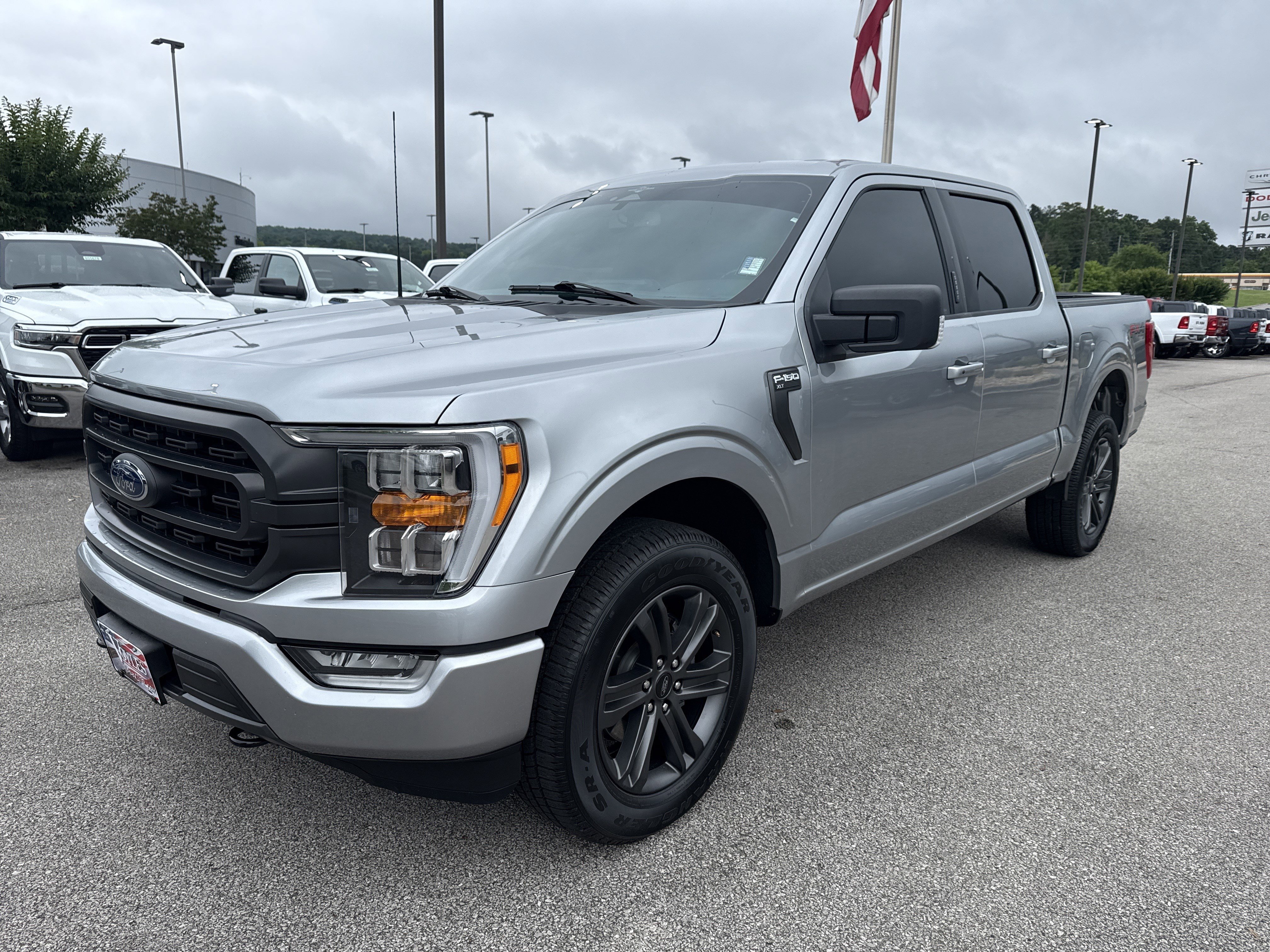 Used 2023 Silver Ford  image 3