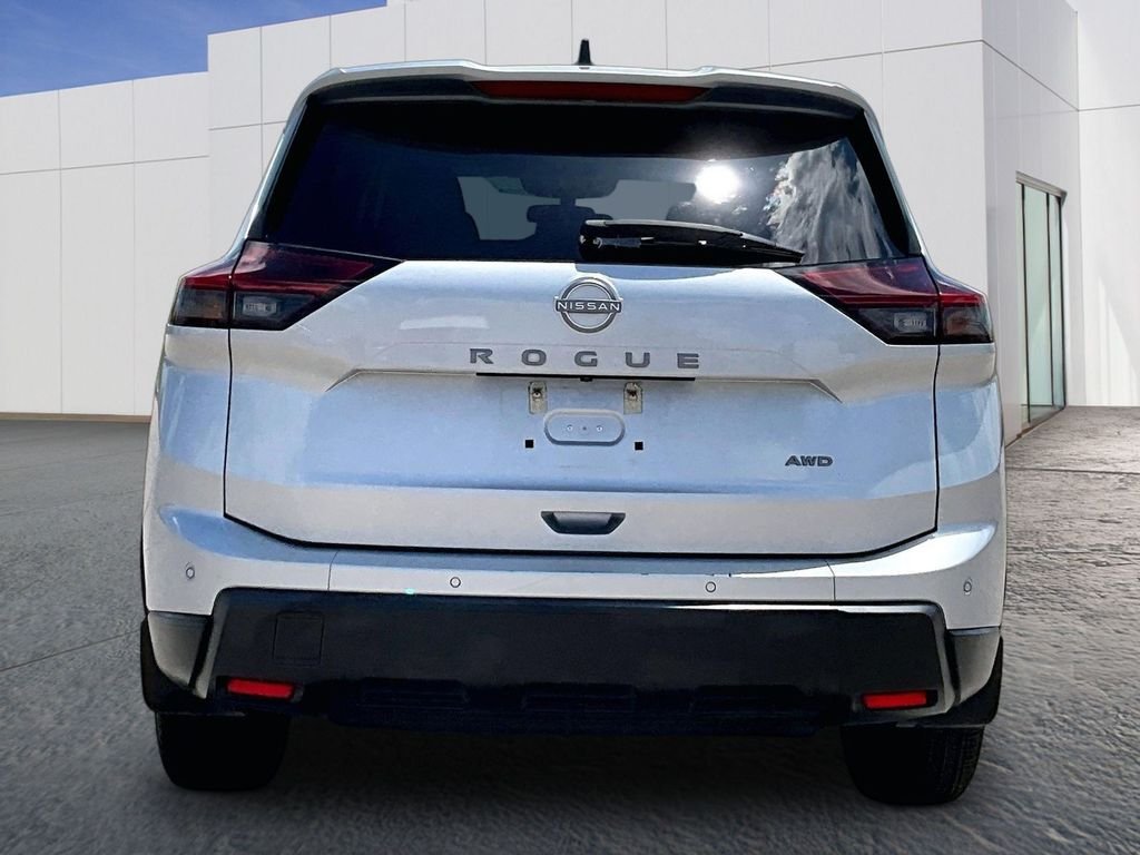 Used 2024 Silver Nissan S image 6