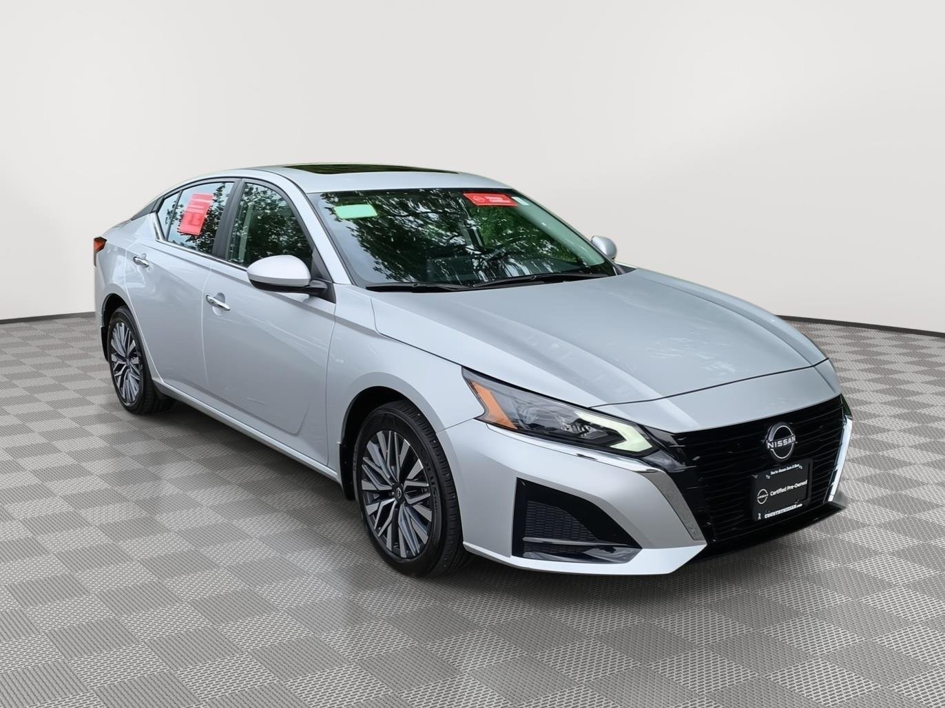 Used 2024 Brilliant Silver Metallic Nissan 2.5 SV image 7