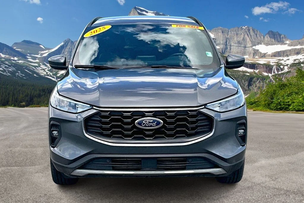Used 2025 Gray Ford ST-Line Select image 3