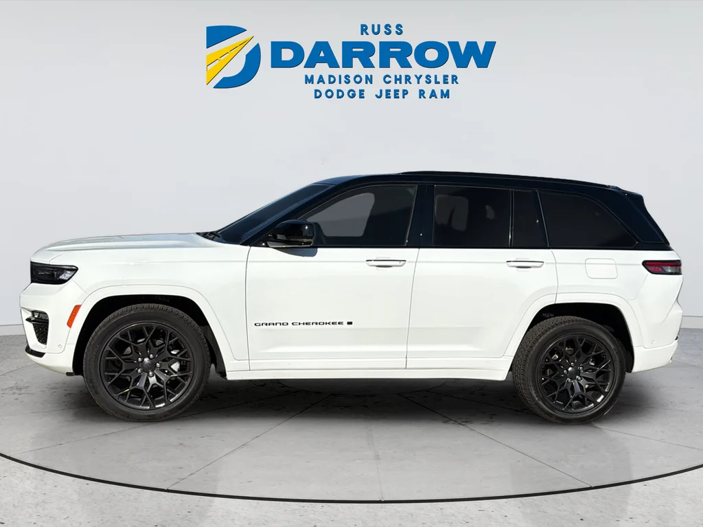 New 2025 Bright White Clear-Coat Exterior Paint Jeep Summit Reserve image 4