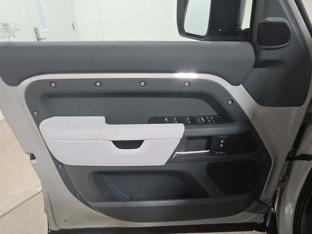 New 2026 Borasco Grey Land Rover S image 20