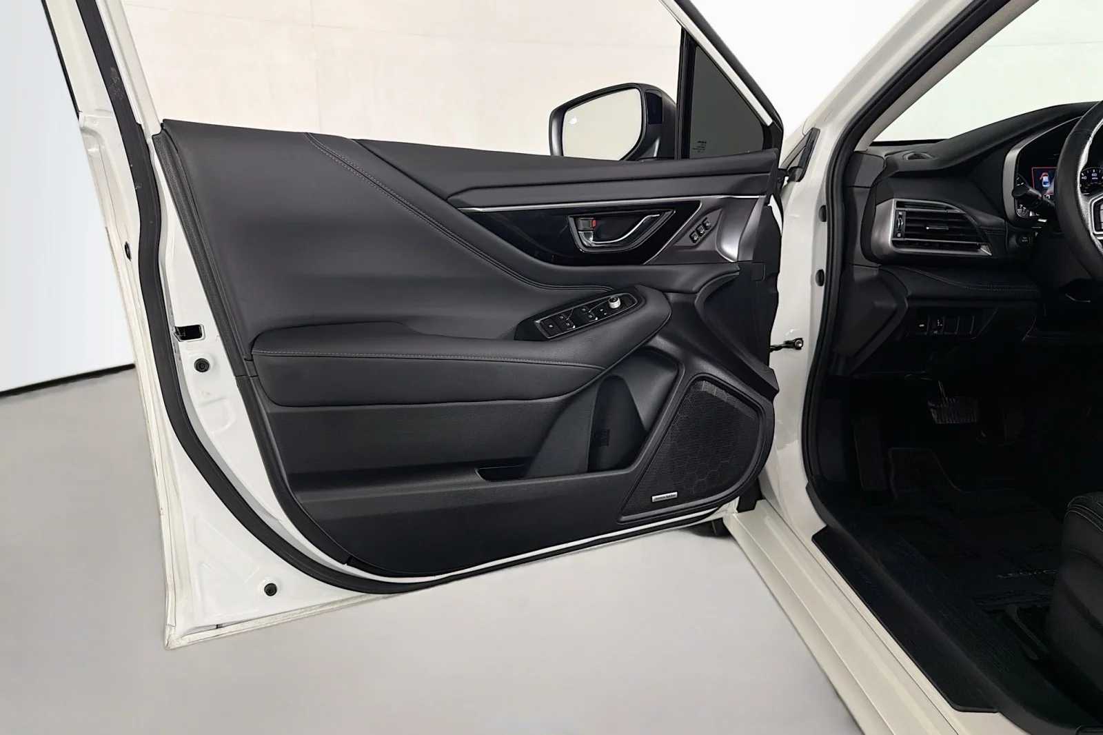 Used 2024 Crystal White Pearl Subaru Limited image 21
