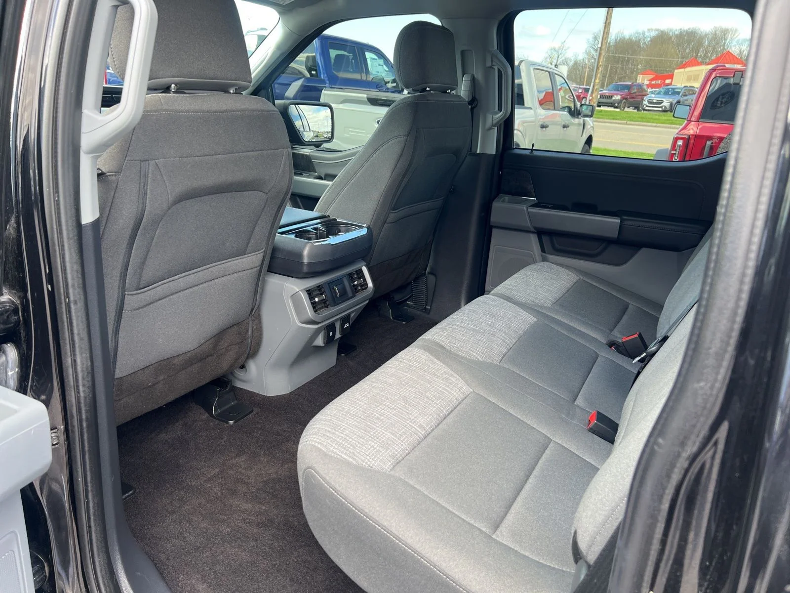 Used 2021 Agate Black Metallic Ford XLT image 40