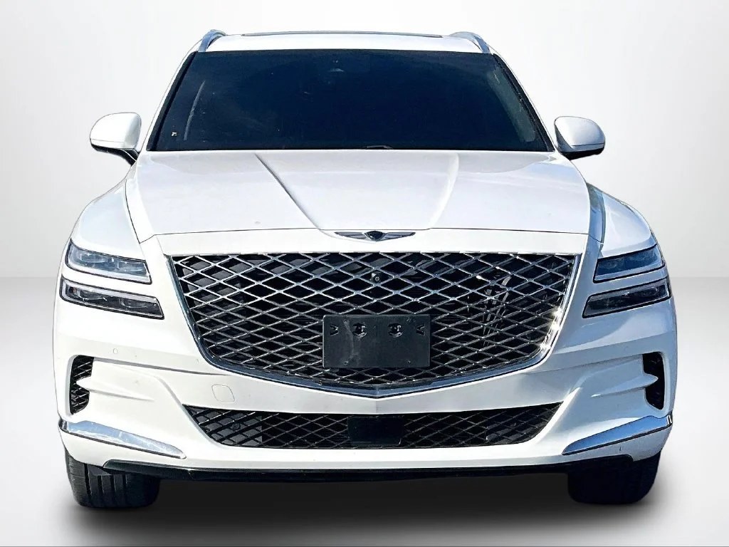 Used 2021 White Genesis 2.5T image 3